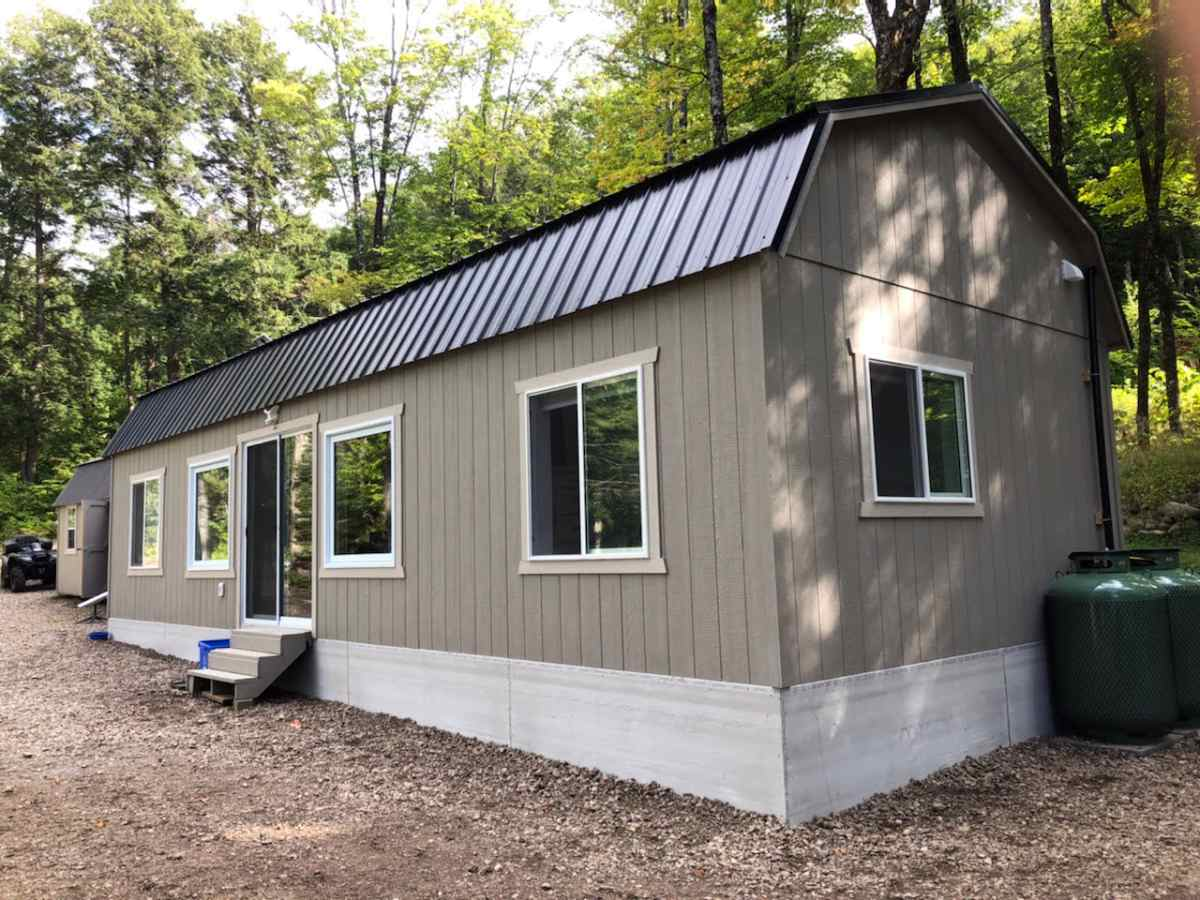 915: Lofted Barn 16x40 8' Walls Custom Colour and Trim - Build on Site